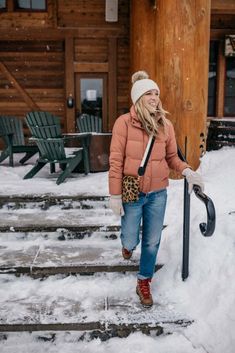 Bean Boots Outfit Winter, Bean Boots Outfit, Jeans Boots Outfit, Mom Jeans Outfit Winter, Straight Leg Jeans Outfits, Hiking Boots Outfit, Short Winter Boots, Best Boots, Winter Boots Outfits