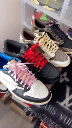 Nike Shoes Air Force, Basket Vintage, All Nike Shoes, Nike Shoes Jordans, Jordan 1s, Jordan 4 Retro