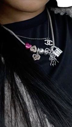 Pandora Necklace Charm, Cute Pandora Necklaces, Pandora Chain Necklace, Pandora Necklace With Charms, Pandora Me Necklace, Pandora Charm Necklace Ideas, Pandora Necklace Aesthetic, Pandora Snake Chain Necklace, Pandora Necklace Charms