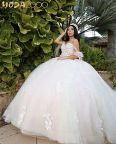 White Quinceanera Dresses Elegant, White Wuince Dresses, Elegant Quince Dresses White, White Quinceanera Dresses With Sleeves, Quinceanera Dresses White With Flowers, Quince White Dress, Quincenera Dresses Champagne, Quincenera Dresses White, White Quince Dress With Flowers