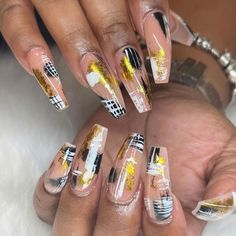 African American Nail Designs, Nail Art For Dark Skin, African Nail Art Design, Nails Design For Black Women, Nail Designs For Dark Skin, Black And Gold Nail Art, Abstract Nail, Art Designs Ideas, Gold Nail Art