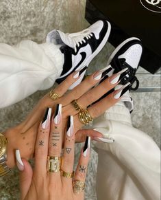 Sneaker Nails, Black Acrylic Nails, Grunge Nails, White Acrylic Nails, Nail Swag, Acrylic Nails Coffin Short