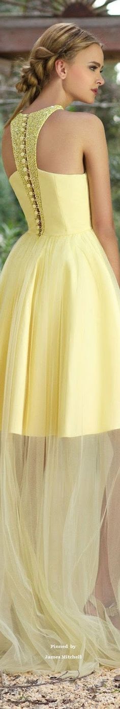 MULHERES - BELEZA, MODA E ESTILO : MULHERES -BELEZA, MODA E ESTILO Lemon Dress Outfit, Detail Couture, Mode Glamour, Outfit Wedding, Lemon Dress, Yellow Fashion, Gorgeous Gowns, Dress Outfit, Mode Inspiration