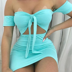 Vestidos casuais perfeitos para o seu dia a dia! Short Party Dress, 1990's Fashion, Teal Dress, Crop Top Outfits, Red Prom Dress, Tube Dress, Fashion Over 50, Toddler Dress, Dance Outfits