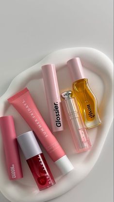 Pinterest Contest, Gloss Labial, Skin Care Items, Pretty Skin, Makeup Items