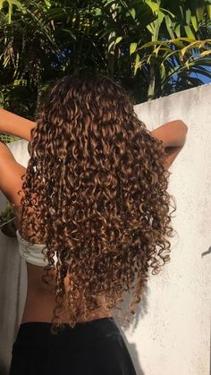 SKALA Hair Type 3ABC - More Curls - Hydrate Curls, Eliminate Frizz, For Curly Hair - 2 IN 1 Conditioning Treatment Cream and Cream To Comb - EXTRA LARGE SIZE https://amzn.to/3OdWocR Curly Hair Care Routine, Curly Hair Photos, Colored Curly Hair, Curly Hair Styles Easy, Hairdos For Curly Hair, Curly Hair Inspiration