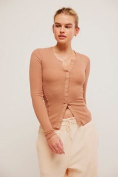 Embrace casual luxury with the Free People Going Places Cardi in Cafe Latte. The Free People Going Places Cardi in Cafe Latte is more than just a cardigan; it's a cozy essential that oozes effortless luxury. Imagine a rich cafe latte hue that... Cardigan Cafe, Top Cafe, Bohemian Inspiration, Casual Luxury, Cafe Latte, Going Places, Tan Color, Waffle Knit, Soft Knits