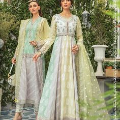 Pakistani Dress New Size Medium Pakistan Street, Maria B Lawn, Boutique Style Dresses, Dresses Pakistani, Pakistan Street Style, Indo Western Dress, Pakistani Fashion Party Wear, Desi Clothes, Indian Gowns Dresses