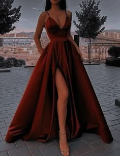 Trendy Prom Dresses, Classy Prom Dresses, Prom Dress Ideas, Prom Inspo, Burgundy Prom Dress