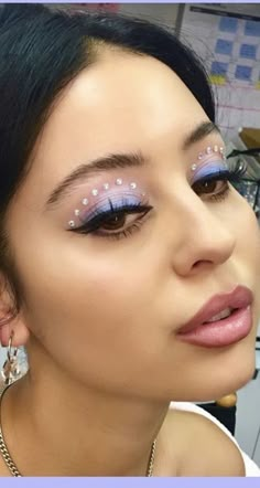 Winter Makeup Looks, Makeup Euphoria, Euphoria Party, Rhinestone Makeup, Maddy Perez, Euphoria Makeup, Alexa Demie, Winter Makeup