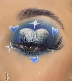 Blue Heart Makeup Look, Unique Eyeshadow Looks, Exotic Makeup Looks, Crazy Makeup Looks Creative, Cool Makeup Looks Creative, Blue Rave Eye Makeup, Blue Fantasy Makeup Looks, Blue Graphic Makeup, Colorful Eye Makeup Y2k