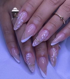 White French Tips, Nails Jelly, White Nails With Gold, Almond Nails French, Gold Nail Designs, Nails Gold, White Leaves, Simple Nail Art Designs, Nail Photos