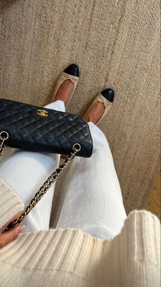 Ballet Flats Outfit, Flats Outfit, Legging Sport, Looks Chic, 가을 패션, Inspiration Mode, Mode Inspiration, White Pants