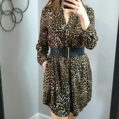 Zara Animal Print V-Neck Flowy Dress, Long Sleeves. Belt Not Included Flowy Dress Long, Dress Long Sleeves, Long Sleeve Print Dress, Flowy Dress, Zara Black, Zara Dresses, Dress Long, Dresses Xs, Sleeve Dress