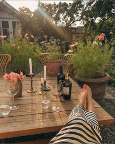 Cottage Core Backyard, Outfit Voyage, Backyard Cozy, Portfolio Aesthetic, 2025 Vibes, Summer Eating, Backyard Inspo, Healthy Summer, Humble Abode