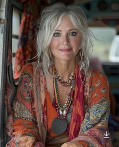 Finnish Women, Silver Foxes, Boho Life, Long Gray Hair, Older Fashion, Tropical Island