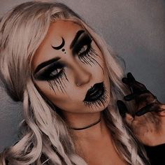 Demonic Witch Makeup, Witchy Makeup Aesthetic, Dark Witch Makeup Halloween, Dark Angel Makeup Look, Demon Make Up, Creepy Witch Makeup, Demon Costume Female Halloween, Demon Makeup Female