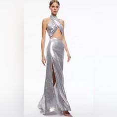 Never Been Worn. Tags Still Attached. Alice & Olivia Halter Neck Silver Sequin Gown Size 6. Sequin Halter Wedding Dress, Halter Wedding Dress, Sequin Halter, Sequin Gown, Silver Sequin, Halter Neck, Alice Olivia, Elegant Dresses, Maxi Dress