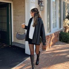 Winter Going Out Outfit Night Club, Modest Classy, New York Outfit, New York Outfits, Looks Pinterest, Europe Outfits, London Outfit, Italy Outfits