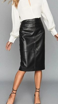 Women's Leather Skirt Handmade 100% Genuine Lambskin Black Leather Pencil Skirt Business Casual Style Leather Midi Skirt. Closure: Zip Occasion: Business, Party/Cocktail Rise: Mid Personalize: Yes Department: Women Style: Straight, Pencil Season: Fall, Spring, Summer Handmade: Yes Character: Angel, Barbie Garment Care: Dry Clean Only Color: Black Material: Lambskin Leather New 100% Genuine Lambskin Leather Skirt Available in All Sizes Product Description Condition: - Brand New Material: - 100% S Leather Skirt Outfit Winter, Skirt Business Casual, Midi Leather Skirt, Womens Leather Skirt, Business Casual Style, Long Leather Skirt, Black Leather Pencil Skirt, Hot Skirts, Party Kleidung