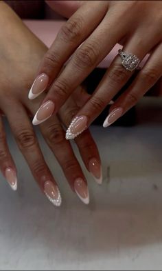 Trendy Almond Nails, Almond Gel Nails, Bridal Nails Designs, Engagement Nails, Girly Acrylic, Nail Looks, Cute Simple Nails