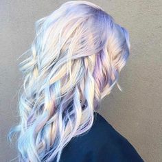 Des cheveux holographiques ? La nouvelle tendance psychédélique (Photos) Platinový Blond, Watercolour Hair, Holographic Hair, Opal Hair, Bold Hair Color, Hair Color Pastel, Nails Blue, Ideas Nails, Nail Nail