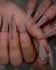 Stilleto Nails Designs, Nails Design With Rhinestones, Stiletto Nails Designs, Bling Acrylic Nails, Classy Nails, Bling Nails, Pretty Acrylic Nails, Fancy Nails, Chic Nails