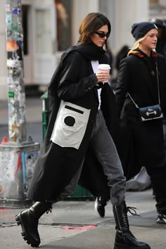 Nov 20, 2019 Stile Kendall Jenner, Kendall Jenner Street Style, Kendall Style, Kendall Jenner Outfits, Jenner Outfits, Looks Street Style, Mode Inspo