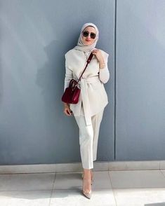 Hijabi Convocation Outfits, Work Outfits Women Hijab, Hijabi Office Wear, Hijabi Formal Outfits, Formal Hijab Outfit, Hijab Fashion Summer, Celebrity Style Icons, Street Hijab Fashion, Modern Hijab Fashion