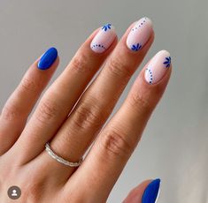 Short Oval Nails, Oval Nails Designs, Blue Gel Nails, Short Press On Nails, Tip Nails, Oval Nails