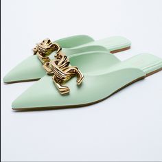 New Zara Buckled Flat Mules Green Gold New With Tags Flat Mules With Pointed Toe Buckle Detail Sole .4” 2544/810 Zara Mules, Platform Clogs Shoes, Pink Loafers, Pink Mules, Black Velvet Bow, Zara Heels, Mesh Heels, Buckled Flats, Zara Leather