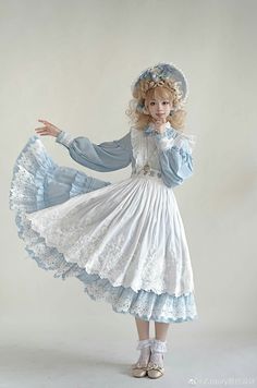 Poofy Dress Reference, Gaun Abad Pertengahan, Photographie Portrait Inspiration, Japanese Street Fashion, Lolita Dress, Gothic Lolita, Visual Kei