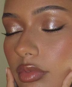 Cute Makeup Products Maquillaje Glowy, Mekap Mata, Formal Makeup, Smink Inspiration, Makijaż Smokey Eye, Glowy Makeup, Makeup Pictures