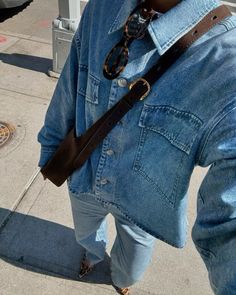 Clothes Blue Aesthetic, Classic Heels Outfit, Outfit Moodboard Aesthetic, Denim Over Denim Outfit, Denim Vest Outfit Winter, Winter Looks 2024, Jean Shirt Outfit, All Denim Outfits For Women, Winter Denim Outfits