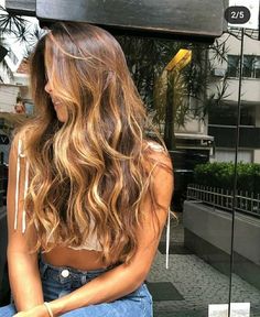 Honey Caramel Balayage On Brown Hair, Gold Highlights On Brown Hair, Caramel Blonde Hair With Highlights, Honey Blonde Balayage Caramel, Beach Highlights Brunette, Summer Brunette Hair Balayage Sun Kissed, Honey Caramel Balayage On Dark Hair, Honey Bayalage Brunette, Blondish Hair