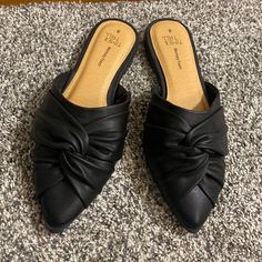 Never Worn. Flat Color, Black Flats, Flat Shoes Women, Loafer Flats, Loafers, Women Shoes, Women Shopping, Black, Color