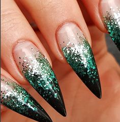 Green And Black Glitter Nails, Green Glitter Nails Christmas, Black Green Ombre Nails, Green Glitter Nail Designs, Dark Green Ombre Nails, Dark Green Glitter Nails, Green And Silver Nail Designs, Silver And Green Nails, Glitter Nails Green