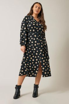 Shop EVANS Curve Black Spot Print Split Front Dress at Yours Clothing. Discover women’s plus size clothing in sizes 10-36 with fast delivery. Front Split Dress, Abstract Print Dress, Split Design, Swimwear Dress, Leggings Sale, Casual Black, Black Spot, Crepe Dress, High Waisted Trousers