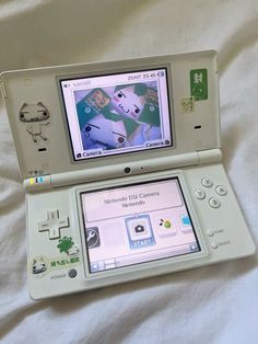 White 3ds Aesthetic, Nintendo Switch Joycons Custom, Nintendo Header, Nintendo Dsi Games, Nintendo Handheld, Toro Inoue