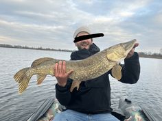 101cm the best out of 39 Pike between 3 fisherman. Best day fishing for Pike sogar this year. Posted by David9311o The post Pikefishing is in fullswing here in germany. appeared first on Flake Food.