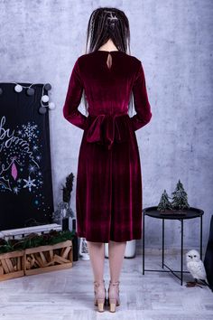 - Luxury stretchy velvet - Full length sleeve (61 cm or 24 in) - Stich in side seams tie - Knee length (100 cm or 39 in) - 5 colors - hook on a back Can be made in plus sizes, junior bridesmaids and in maternity style. If measurements don`t match any size in my chart, I highly recommend a custom fit. Visit my FAQ section for required measurements. 5 unique colors for your choice (are given on photo). To see colors in person you can order swatch For more formal evening gowns visit www.etsy.com/sh Long Sleeve Velvet Dresses For Fall, Fitted Velvet Midi Dress For Winter, Fitted Knee-length Velvet Dress For Winter, Elegant Velvet Midi Dress For Fall, Elegant Velvet Midi Dress For Winter, Chic Knee-length Velvet Dress, Long Sleeve Velvet Dress For Holidays, Fitted Long Velvet Dress, Elegant Long Sleeve Velvet Dress For Fall