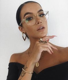 Glases Girl Style, Eye Glasses Aesthetic, Chic Glasses, Magical Makeup