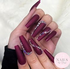 Burgundy Nails With Jewels, Burgundy Nails With Diamonds, Maroon Nail Polish, Lisa Nails, Maroon Nail Designs, Stilleto Nails Designs, Maroon Nails, Fancy Nails Designs