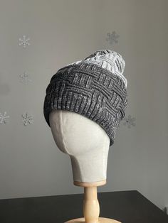 Introducing our Oversized Slouchy Beanie Hat, the perfect blend of cozy comfort and effortless style! Handcrafted from soft, durable acrylic, this beanie offers a relaxed fit with a chic, slouched design that drapes stylishly at the back. Whether you're braving the cold or adding a trendy accessory to your outfit, this beanie provides warmth without sacrificing fashion. Available in a variety of colors to match any wardrobe, it's ideal for men and women looking for a modern, laid-back look. Perf Chunky Hat, Slouchy Beanie Hat, Cable Knit Hat, Slouchy Hat, Winter Hats For Women, Slouchy Beanie, Winter Beanie, Trendy Accessories, Winter Knits