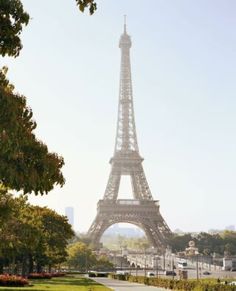 10 Remarkable Ways to Experience Paris Like a Local Where To Stay In Paris, Paris Bucket List, Open Air Cinema, Go To The Cinema, French Lifestyle, French Living, Parisian Lifestyle, Paris Travel Guide, Parisian Life