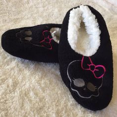 Monster High Slippers. Got For Christmas Last Year And Never Used, Just Been Sitting In The Closet. Super Soft Black Indoor Slippers, Super Soft Black Winter Slippers, Gothic Slippers, High Slippers, Womens Apparel, In The Closet, The Closet, 2000s Fashion, Monster High