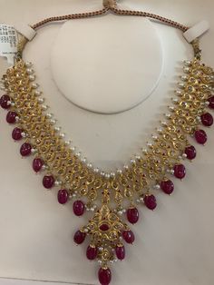 Durga Jewellery, Uncut Necklace, Mango Haram, Ruby Necklace Designs, Heavy Jewelry, Diamond Jewlery, Ruby Jewelry Necklaces, Uncut Diamond Necklace, Indian Wedding Jewelry Sets