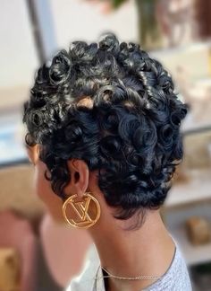 Undercut Afro, Curled Pixie, Short Hair Black, Cute Short Haircuts, How To Curl Short Hair, Short Hair Pixie Cuts