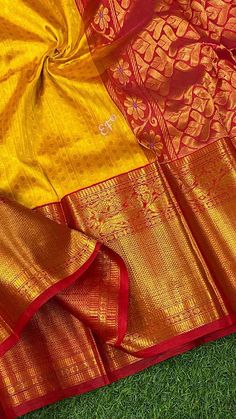 Sarees Design, Kuppadam Pattu Sarees, Kuppadam Sarees, Elegant Fashion Wear, Yellow Saree, Business Lifestyle, Saree Trends, Bedroom Door