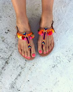 e6d8545daa42d5ced125a4bf747b3688desc39296050ri Festival Sandals, Shoe Refashion, Pom Pom Sandals, Greek Women, Boho Shoes, Festival Shoes, Strappy Leather Sandals, Hand Crafts